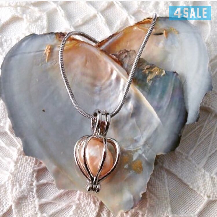 عقد اللؤلؤ +  ورد مطلي ذهب عيار 241