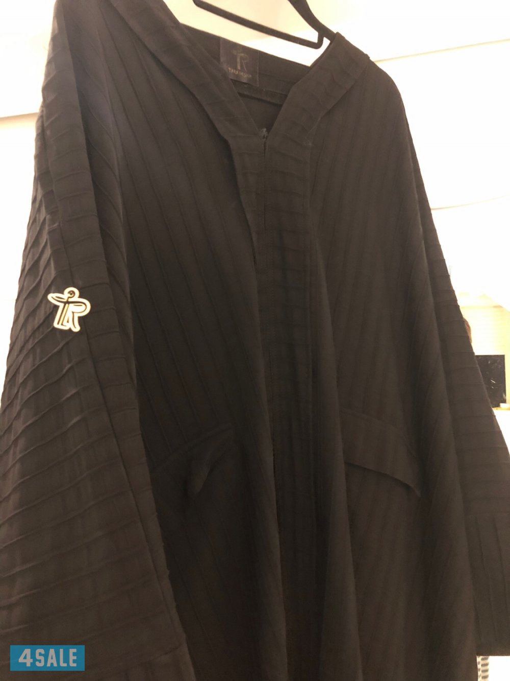 للبيع عبايات0