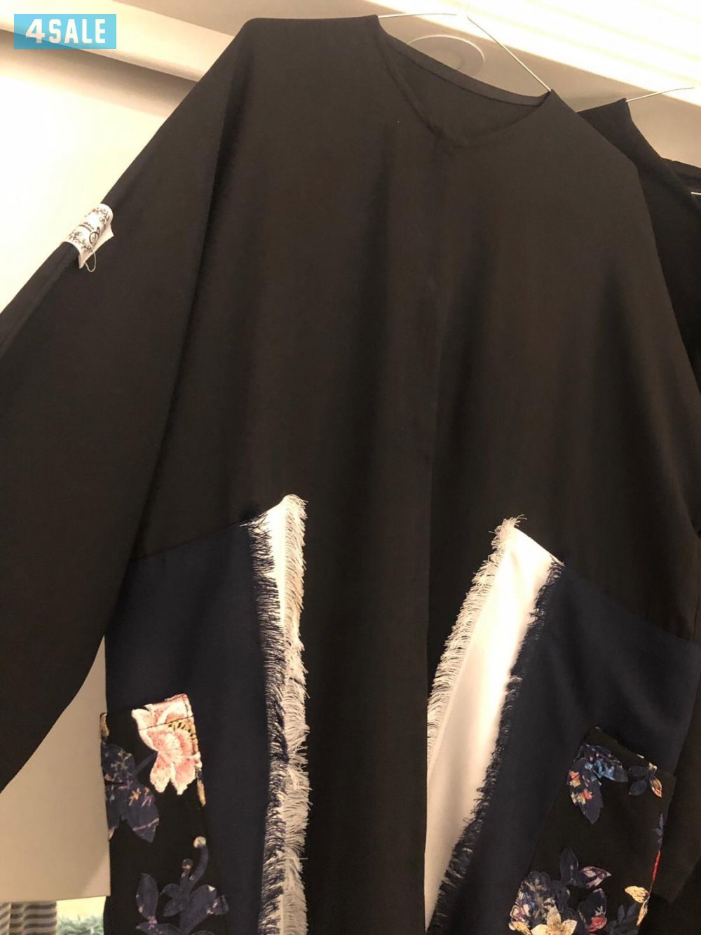 للبيع عبايات3