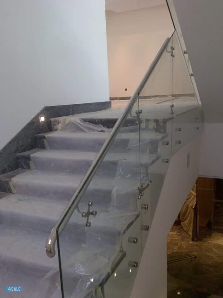 فني زجاج   ٦٦٤٩٢٨٤١0