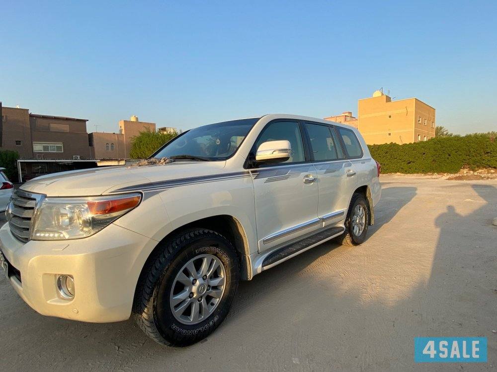 للبيع جيب لاندكروزر 2014 نظيف شرط الفحص خالي من الاصباغ0