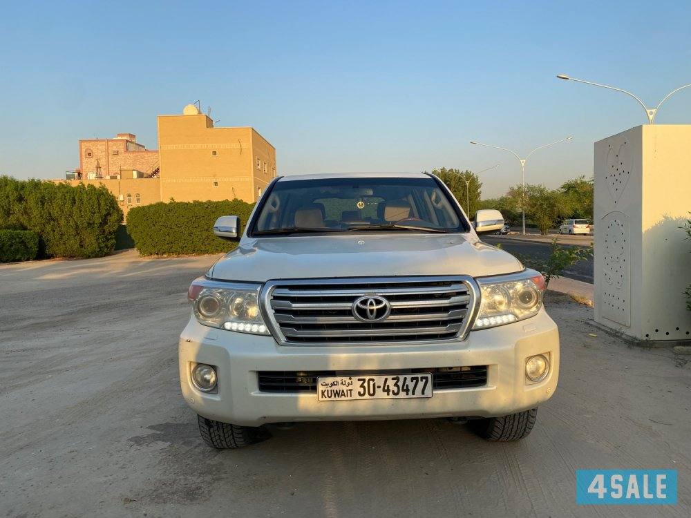 للبيع جيب لاندكروزر 2014 نظيف شرط الفحص خالي من الاصباغ2