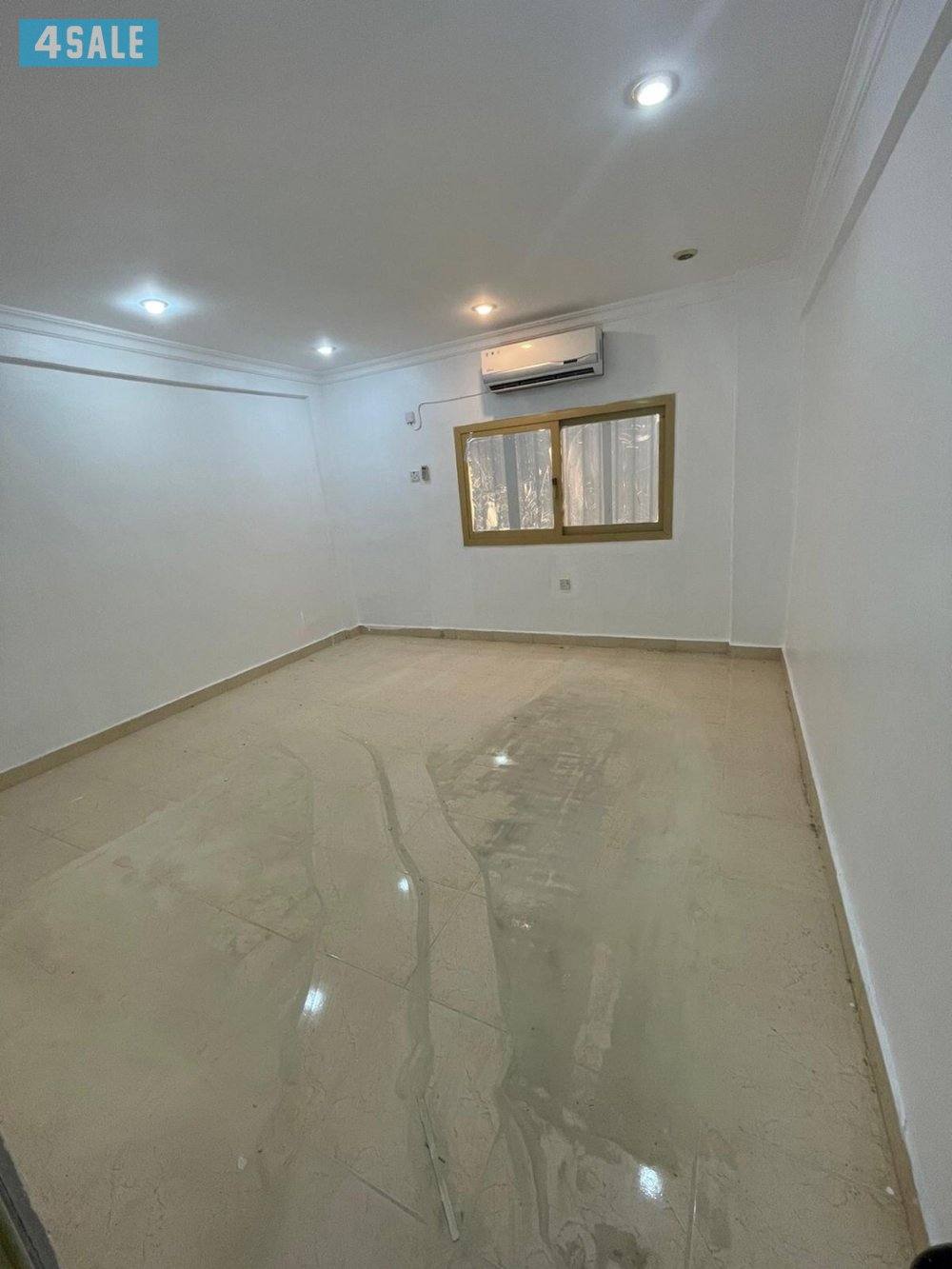 للإيجار شقه بسعدالعبدالله غرفه + صاله + مطبخ + حمام ق / 81