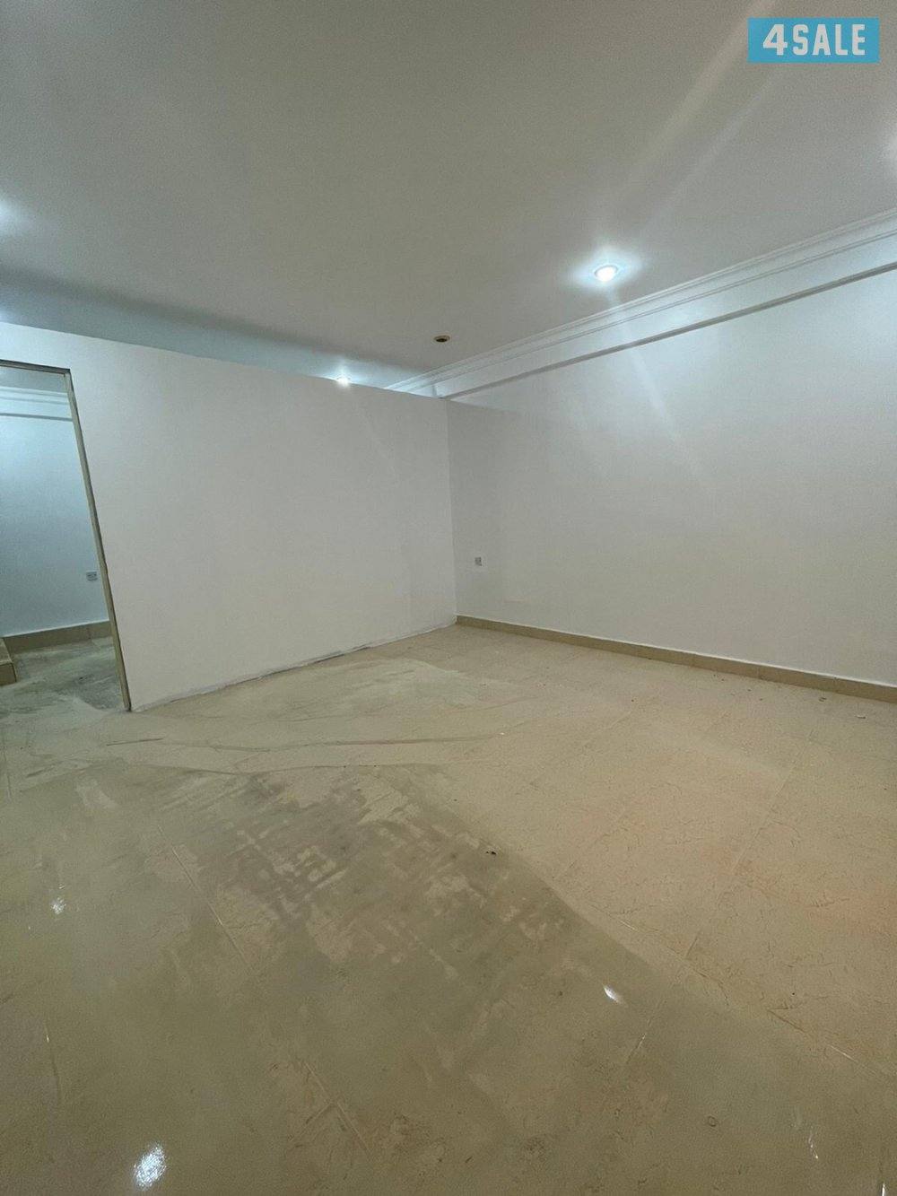 للإيجار شقه بسعدالعبدالله غرفه + صاله + مطبخ + حمام ق / 83