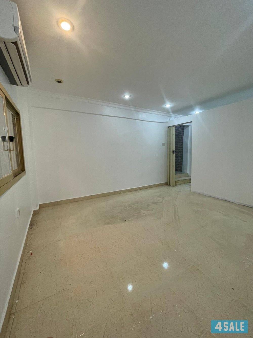 للإيجار شقه بسعدالعبدالله غرفه + صاله + مطبخ + حمام ق / 85