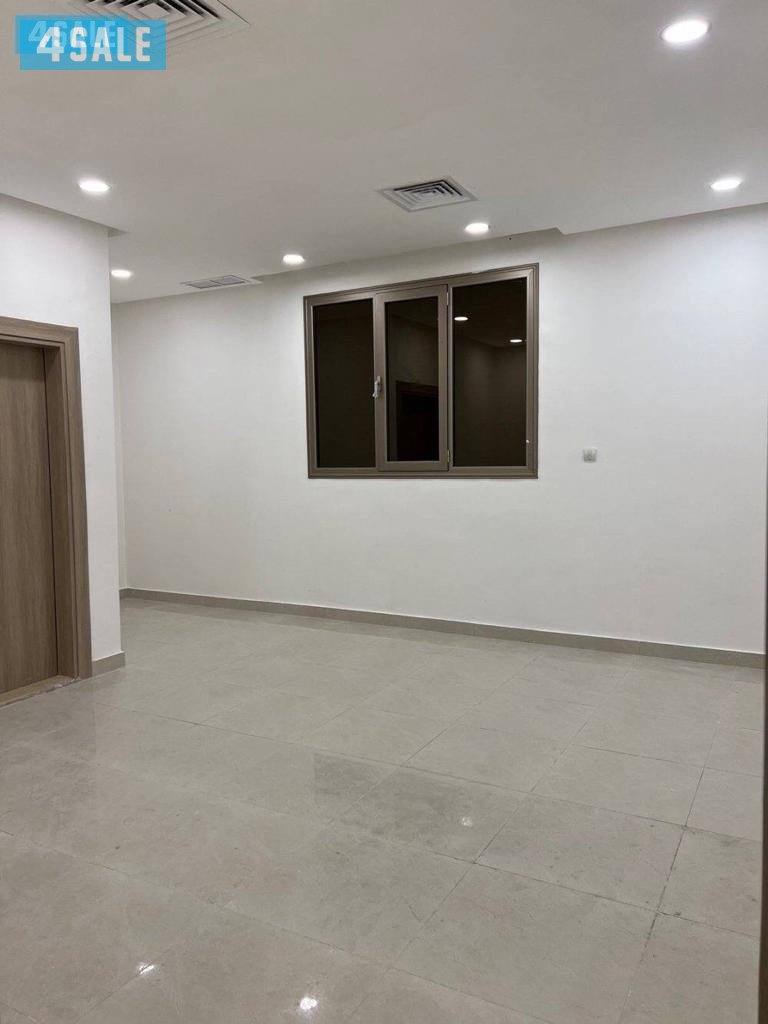للايجار شقه جديده بالرابيه4