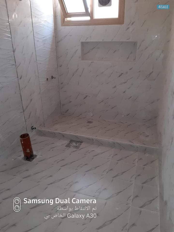 معلم لتركيب السيراميك والبرسلان مع صحى وعازل1