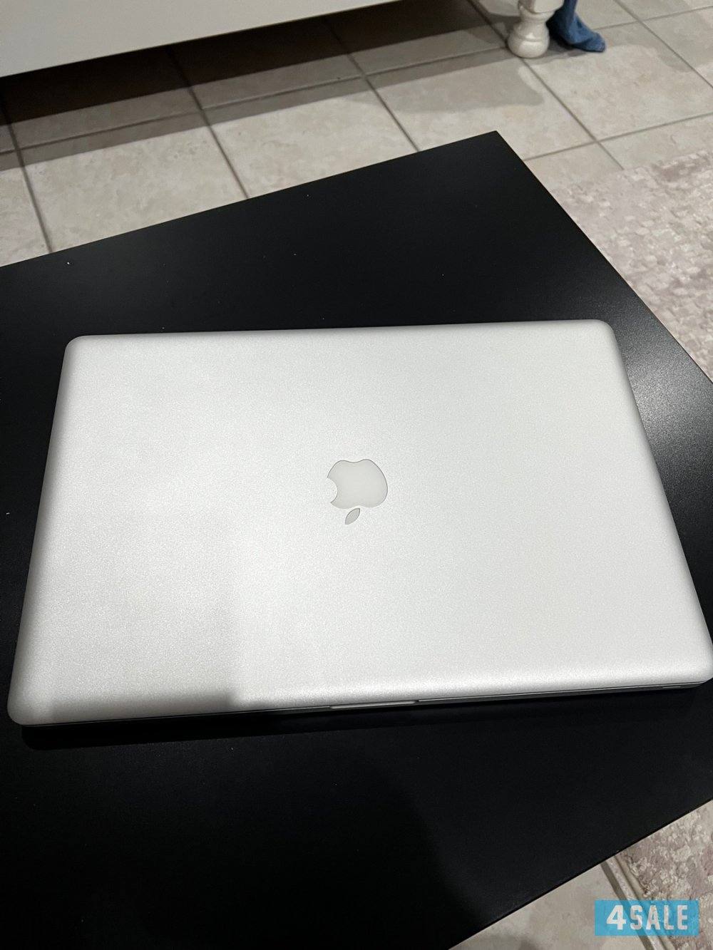 MACBOOK PRO 17 inch (End of November 2009)6