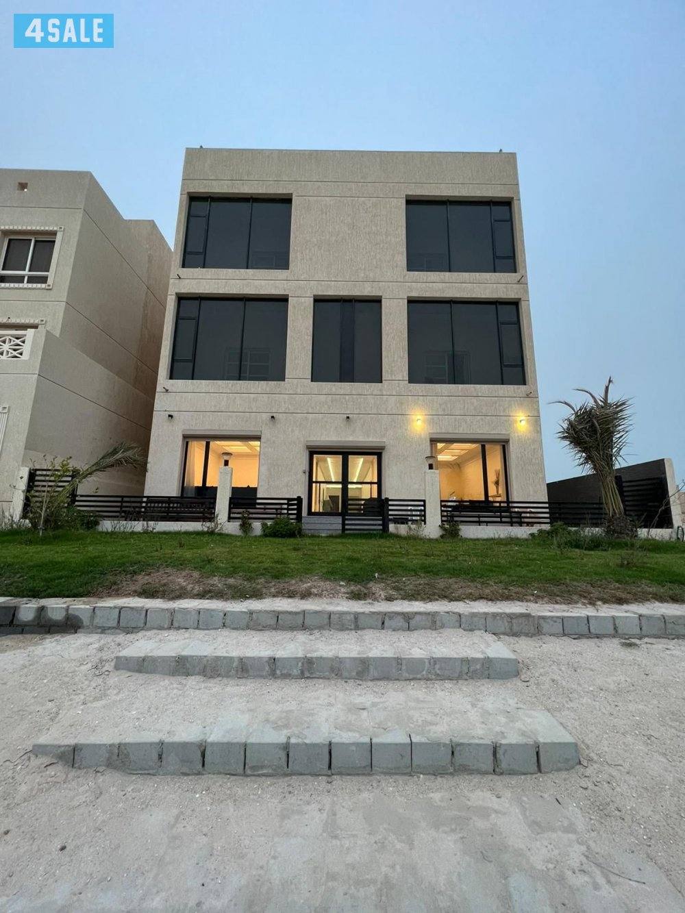 للايجار شاليه برايفت صف أول على البحر مباشره0