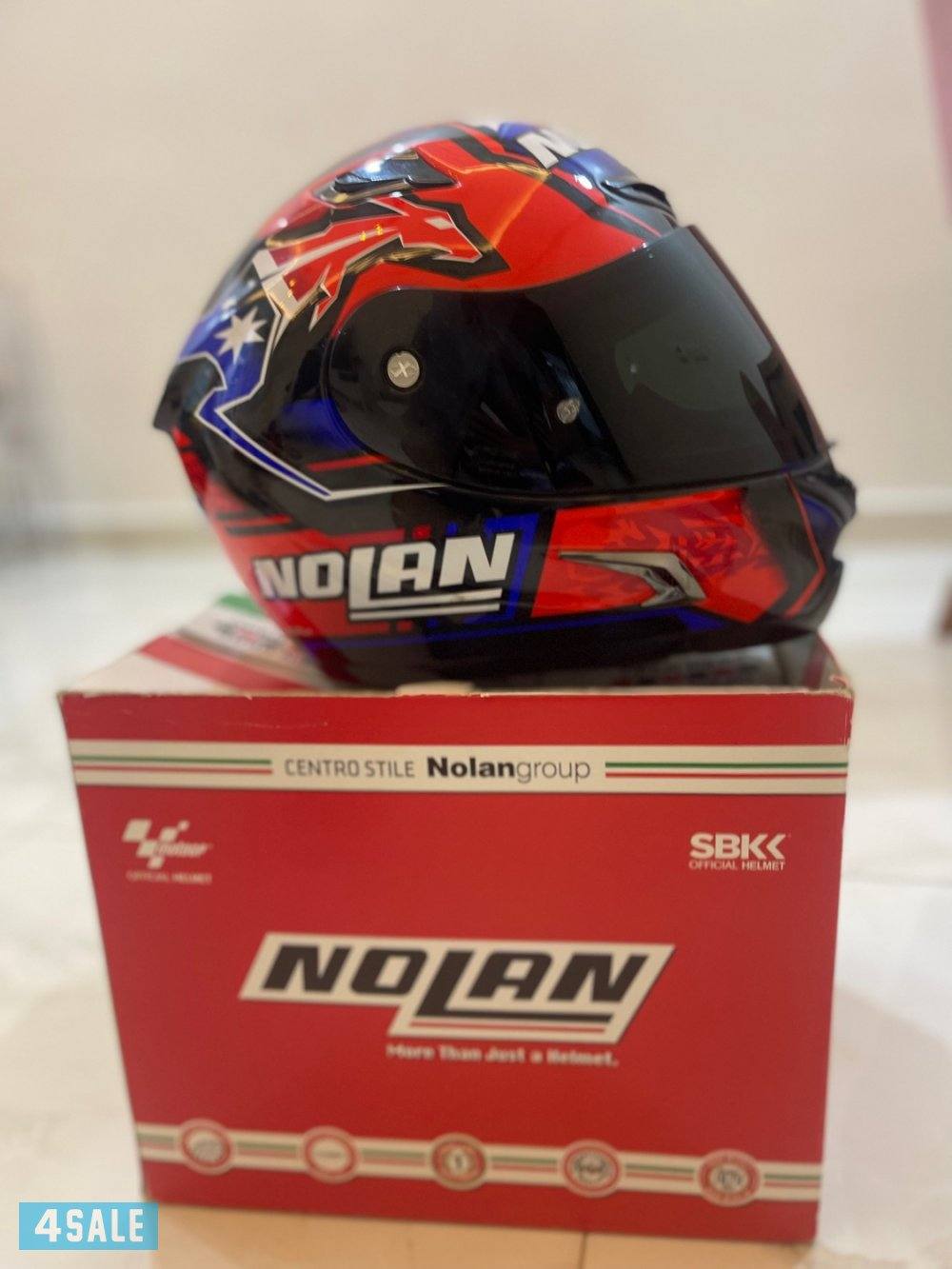 For sale 2 helmets and boot, No18219880