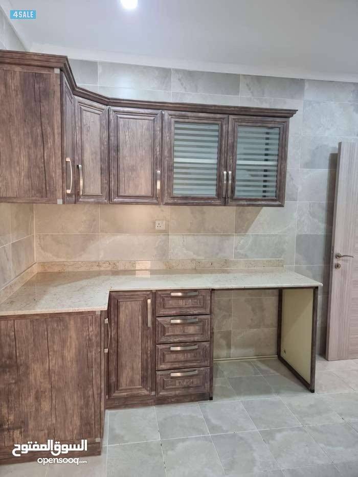 فرصة الايجار شقة كبيرة ٣ غرف نوم1