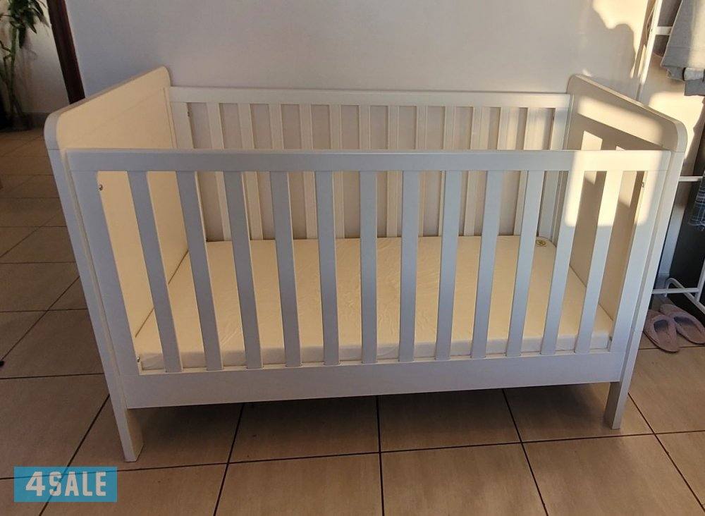 Mamas & Papas Baby Crib0