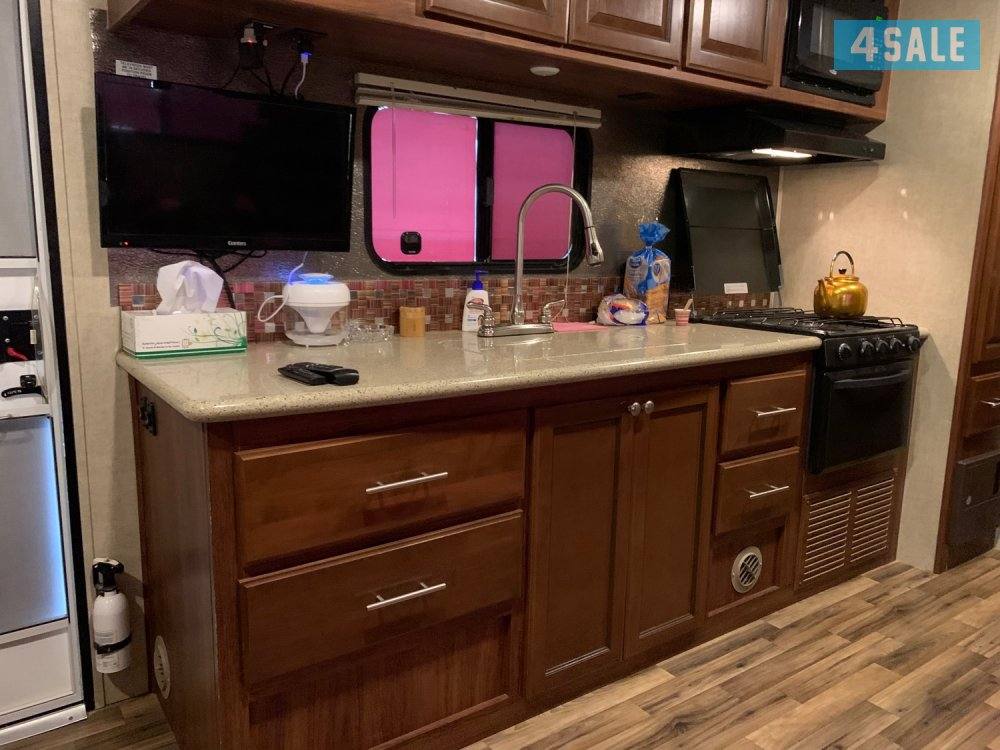 للبيع كرفان امريكي هيرت لاند نورث تريل ٢٨ قدم8