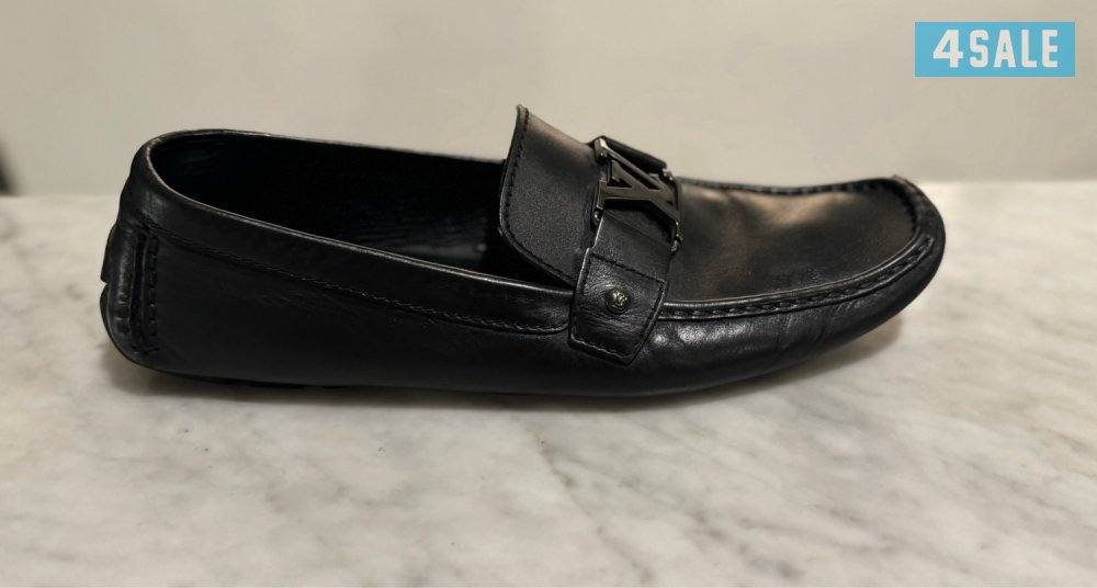 للبيع جوتي Lv و اصلي وشرط نظيف واستخدام خفيف جدا0