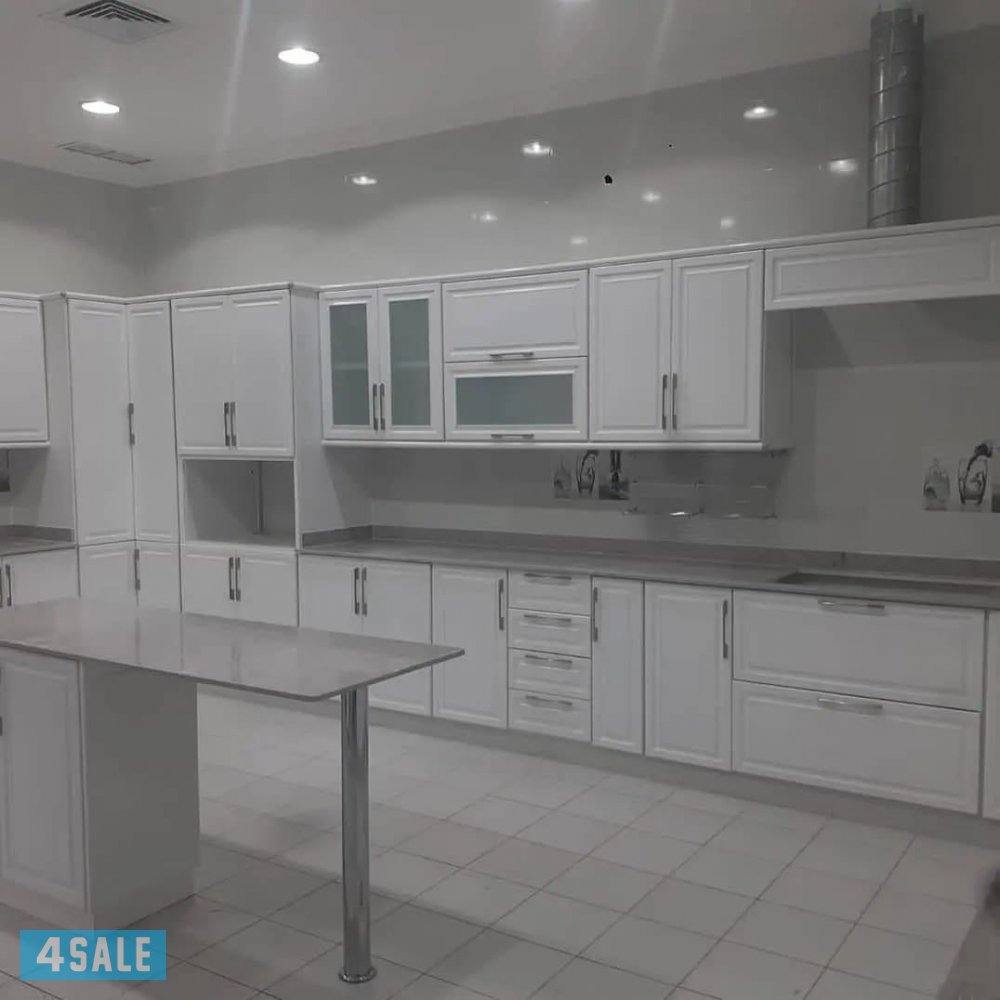 فني وصيانة مطابخ المنيوم فك وتركيب ونقل جميع المطابخ وتبديل مفصلات وما3