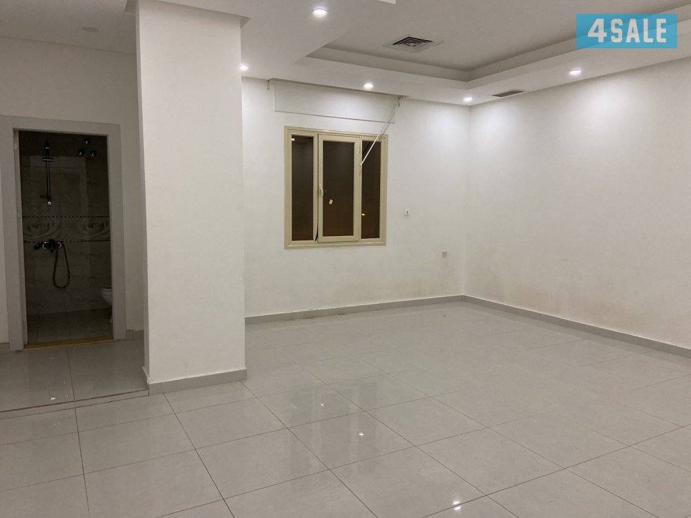 موقع ممتاز ٣غرف ٣حمامات وصالة1