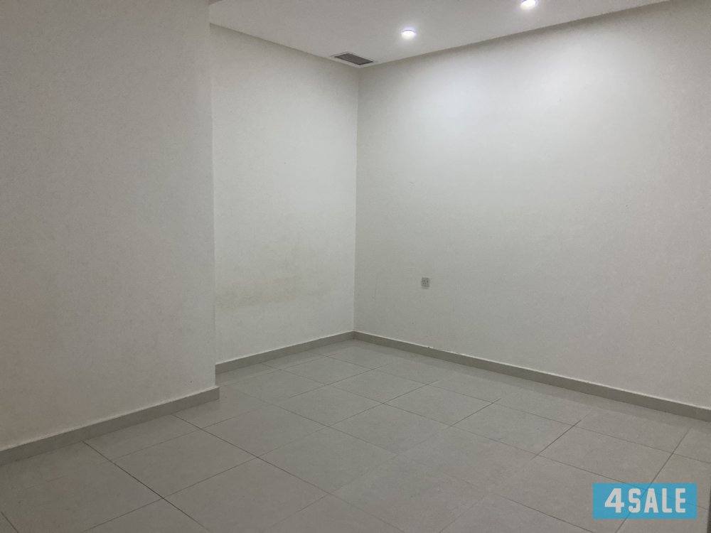 موقع ممتاز ٣غرف ٣حمامات وصالة3