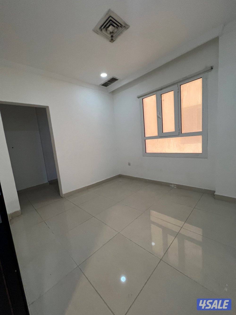 شقه للايجار علي البحر 3غرف وصاله2