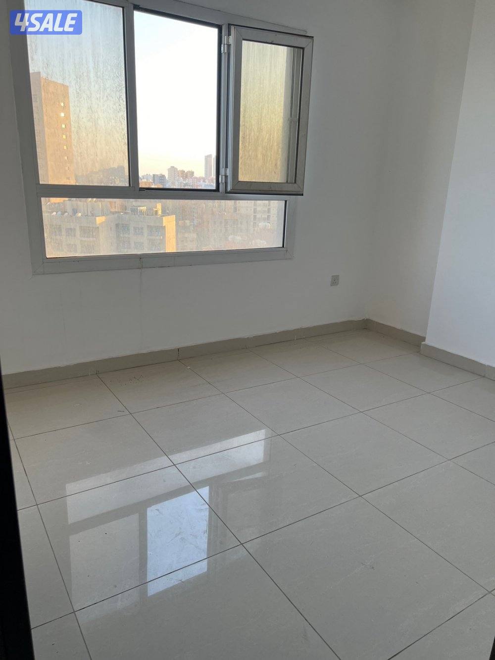 شقه للايجار علي البحر 3غرف وصاله4