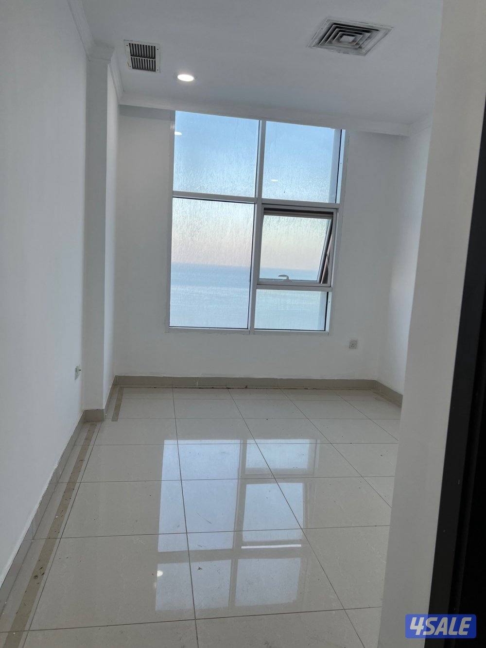 شقه للايجار علي البحر 3غرف وصاله5