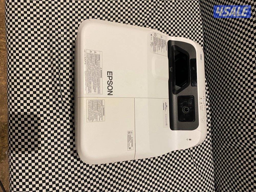 للبيع بروجكتر صناعة امريكية نوع EPSON1
