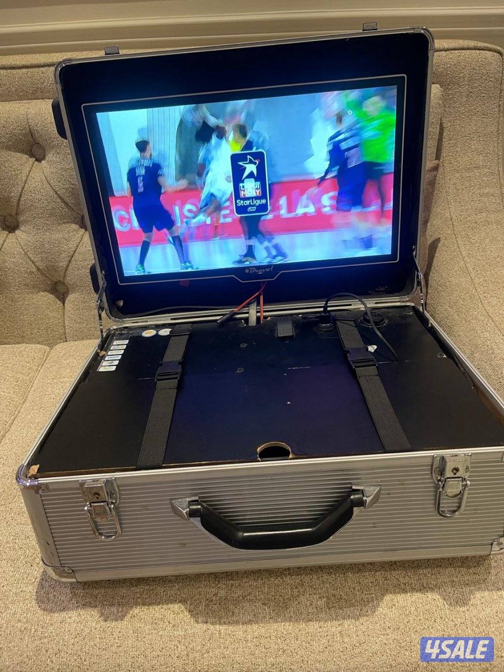 للبيع تلفزيون متنقل 19 بوصة2