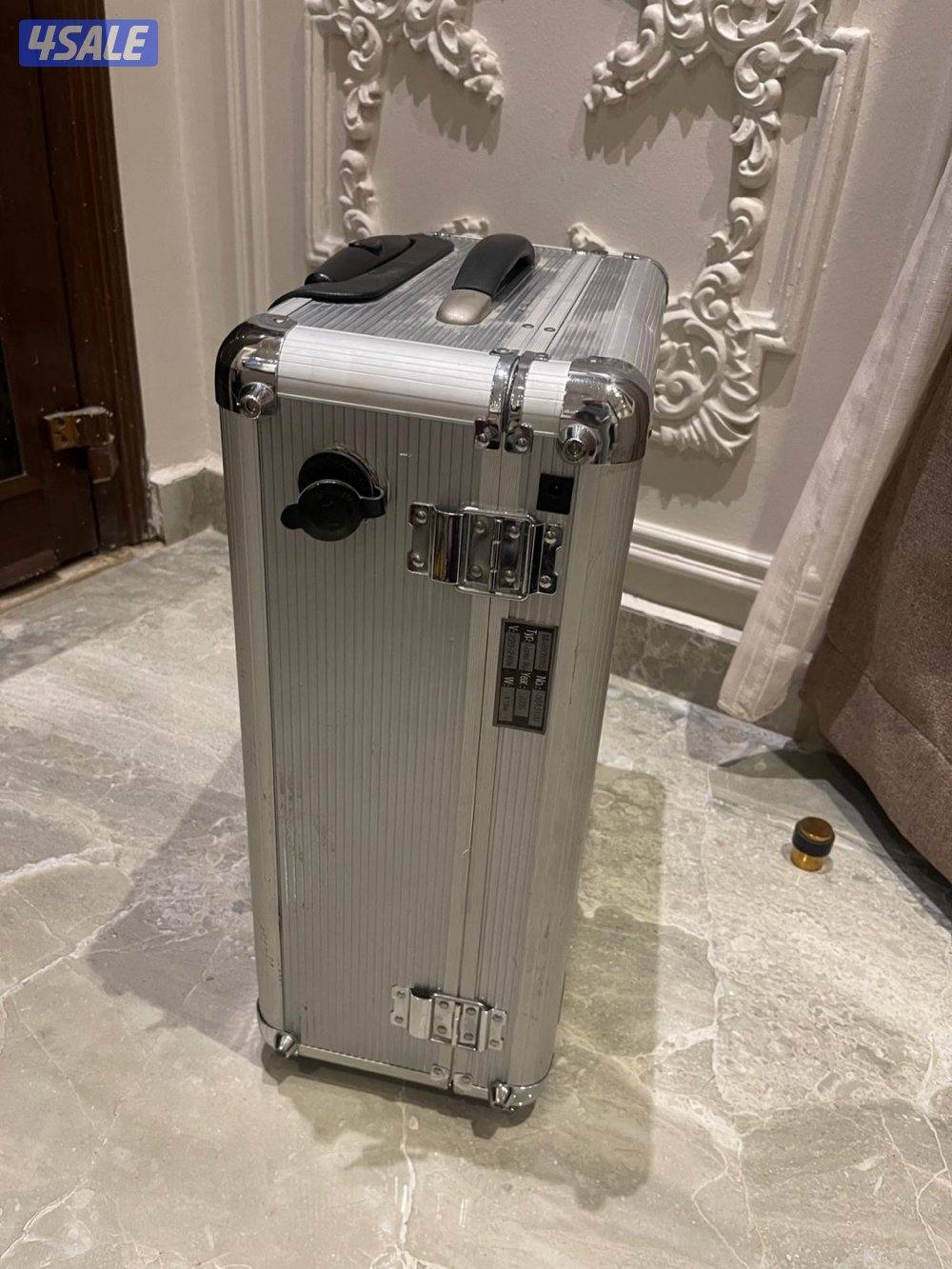 للبيع تلفزيون متنقل 19 بوصة6