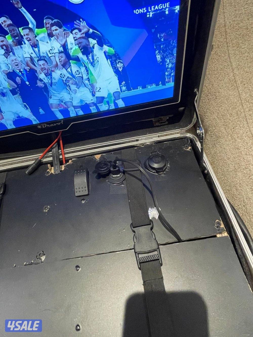 للبيع تلفزيون متنقل 19 بوصة7