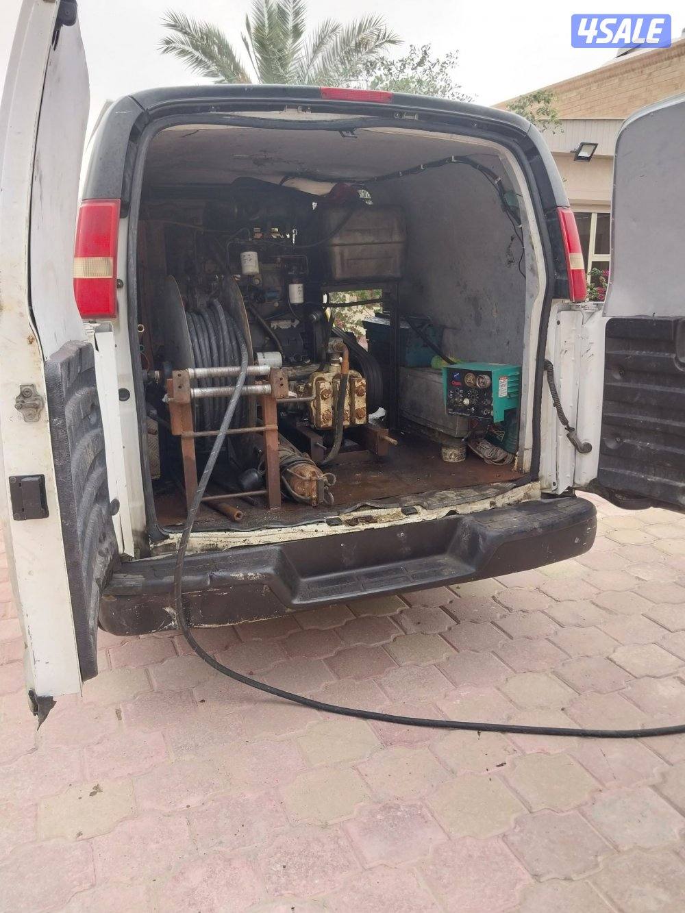 تسليك مجاري بأحدث المكائن الضغط ماء وهواء والسبرنج جميع مناطق الكويت0