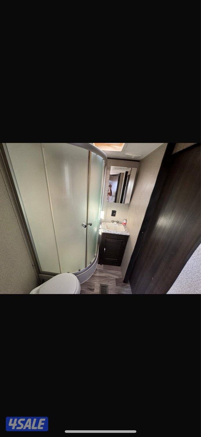 للبيع كرفان نظيف4