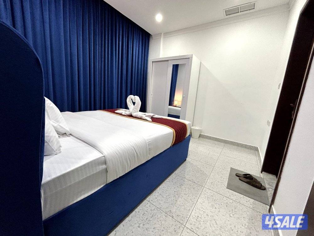 موقف سيارات تحت الأرض متاح...9