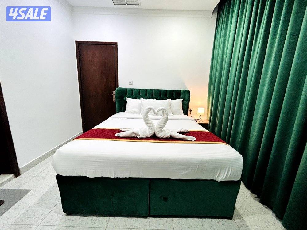 موقف سيارات تحت الأرض متاح...8