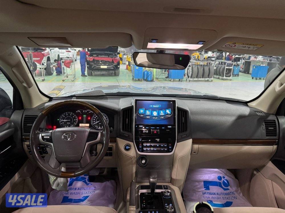 للبيع لاند كروزر 2018 صبغ وكالة سيرفس منتظم مالك الاول0