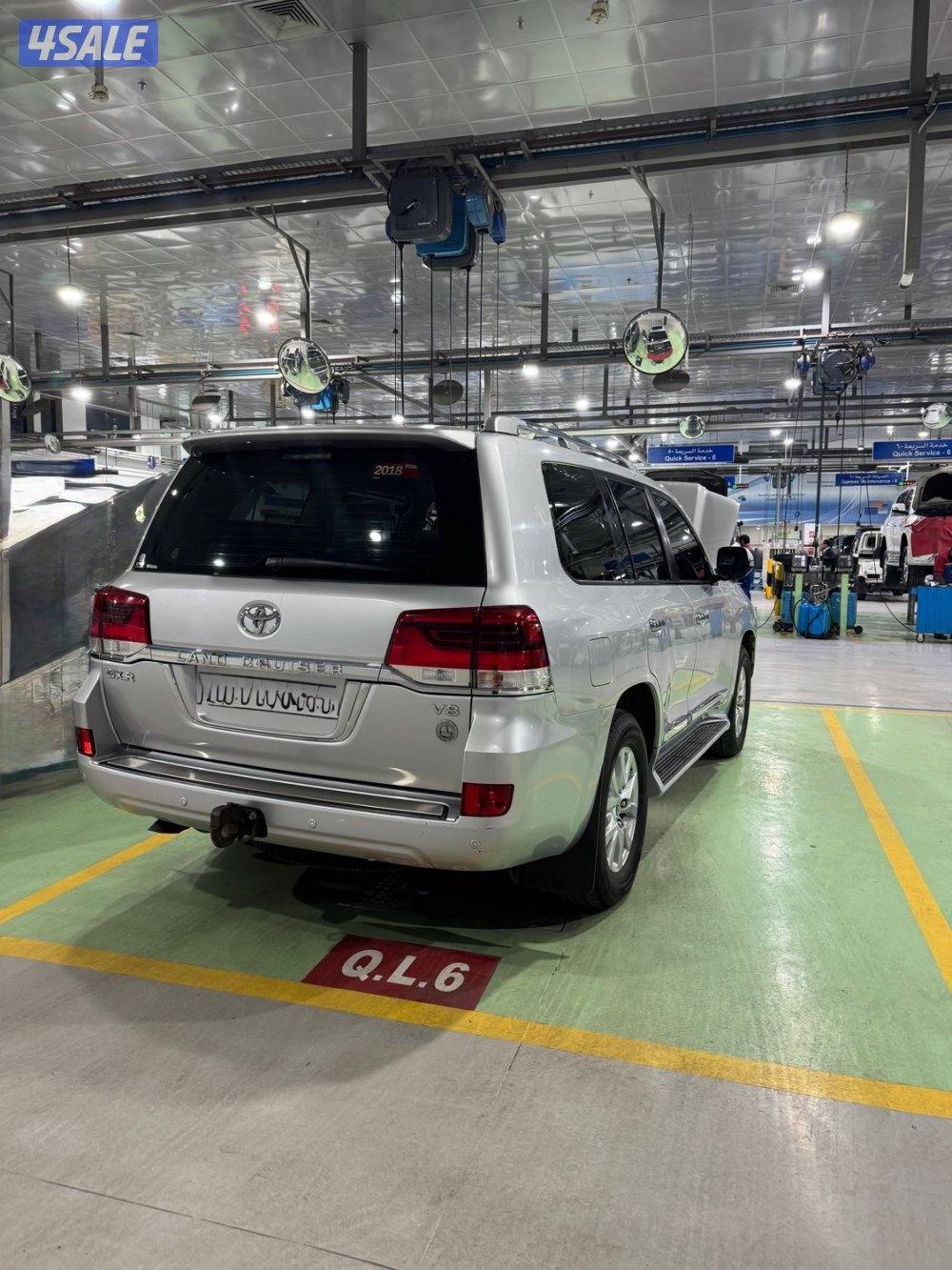 للبيع لاند كروزر 2018 صبغ وكالة سيرفس منتظم مالك الاول4