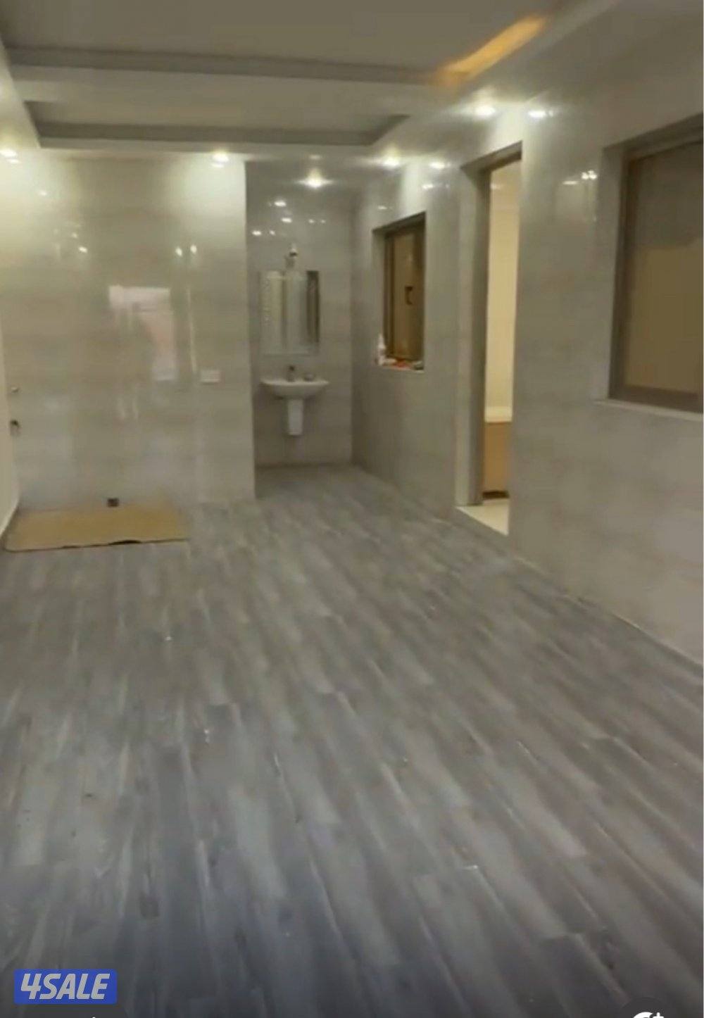 للإجار ربع جاخور في كبدغرفتين ومطبخ وحمام وغرفة راعي وعريش ومساحة 300م0