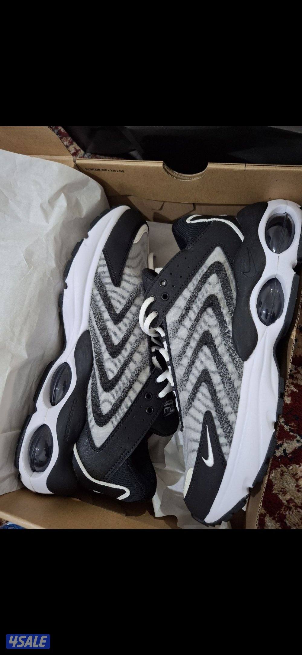 للبيع جوتي جديد NIKE AIR MAX TW مقاس ٤٤1