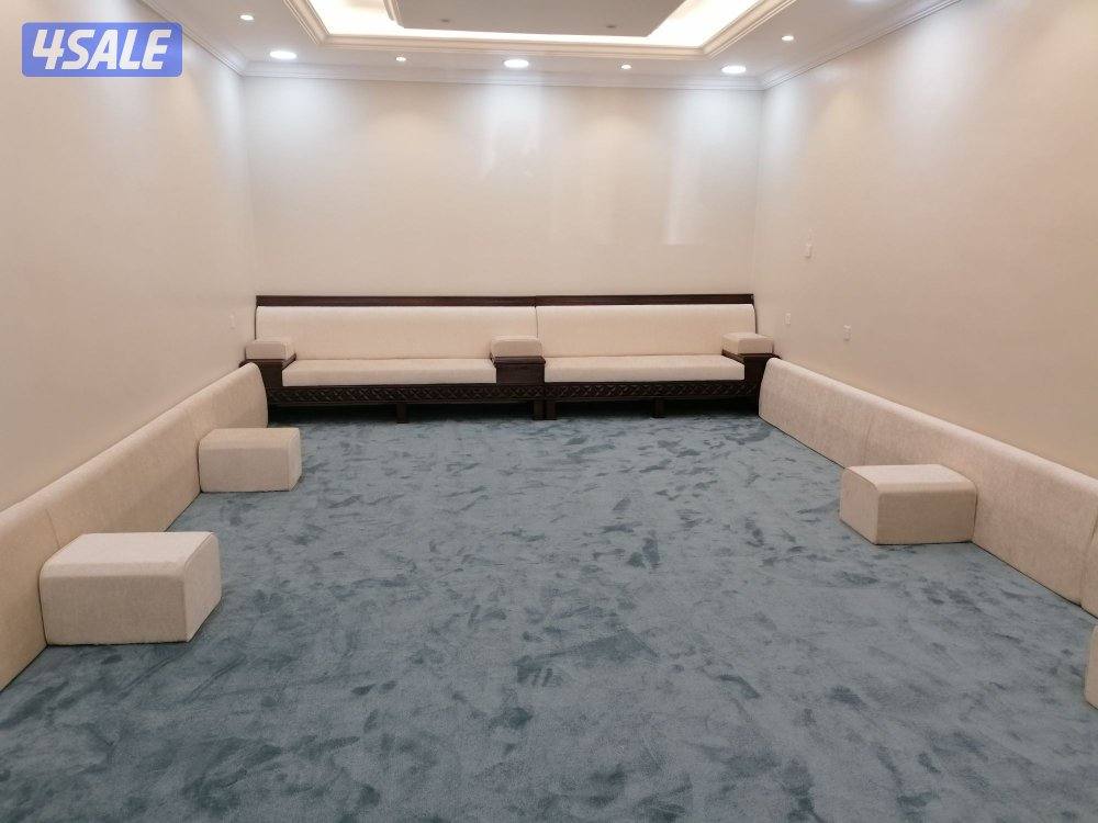 تفصال وتنجيد مساند ومخاد على حسب طلبك. فخم وضمان جودة 

نوفر لكم خدمة:0