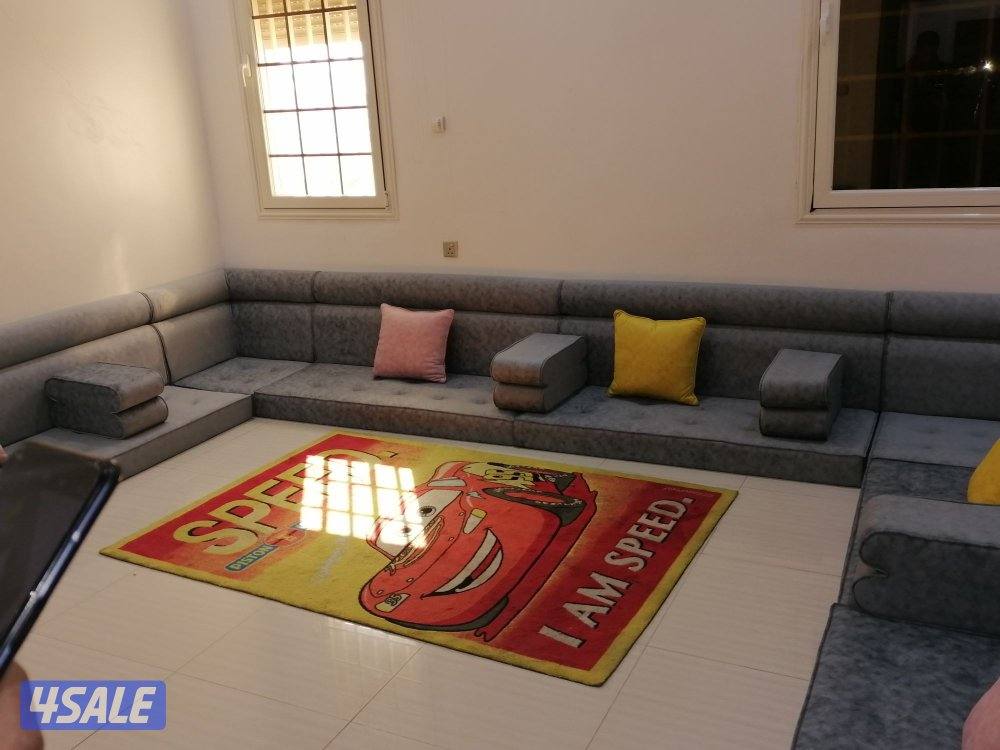 تفصال وتنجيد مساند ومخاد على حسب طلبك. فخم وضمان جودة 

نوفر لكم خدمة:7