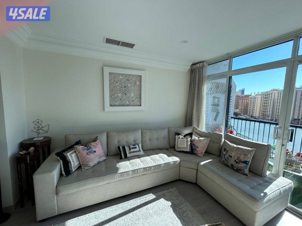 Sectional 5 seater - living room0