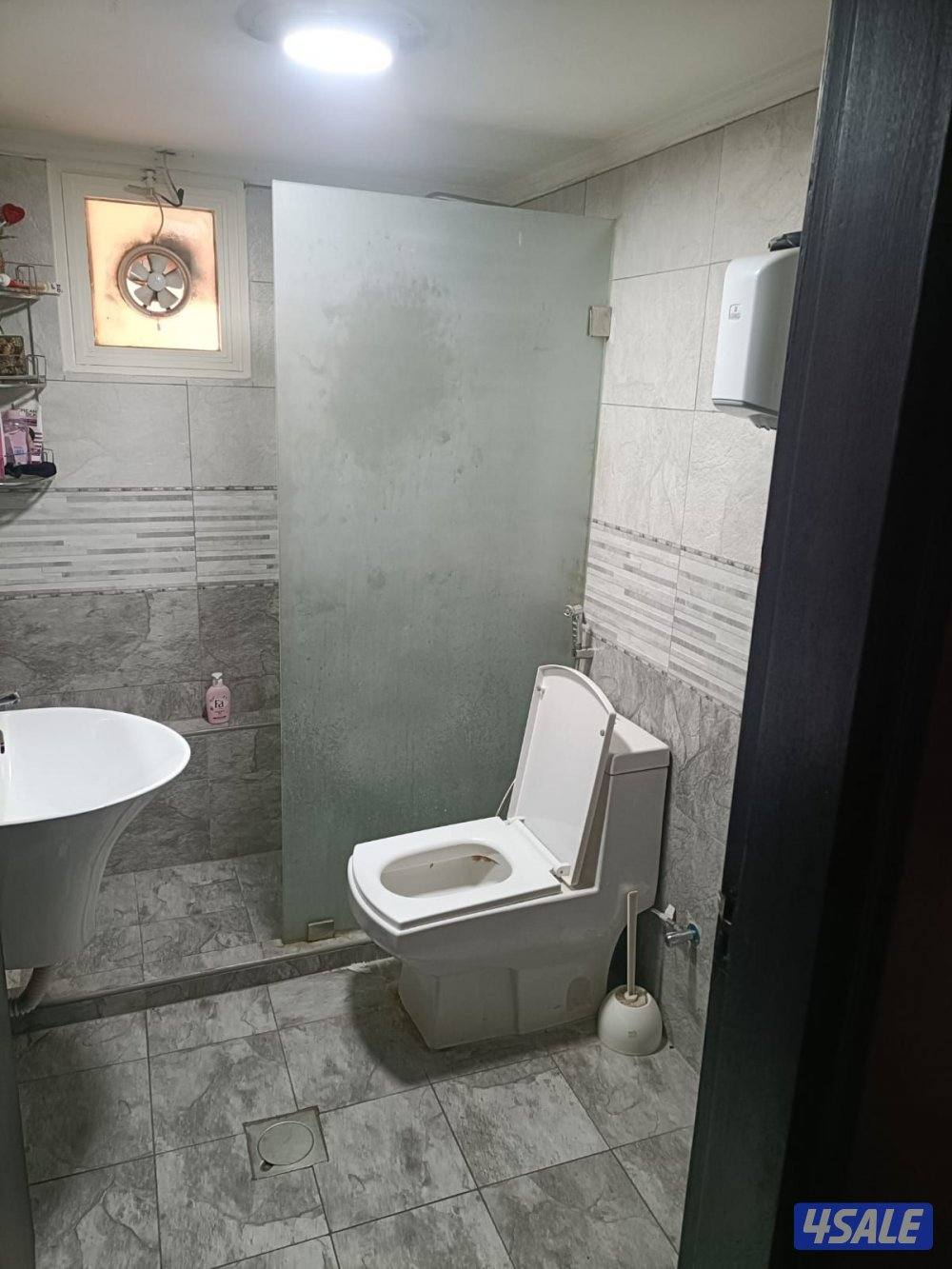 للايجار شقة بالشعب البحري1