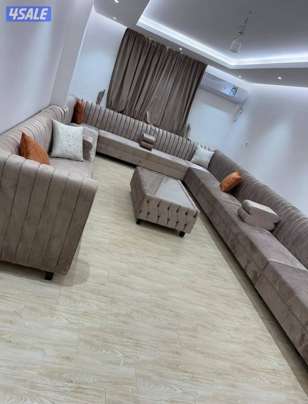 تنجيد وتفصال جلسات وفرش سجاد وتفصال وتركيب الستاير الرول والخام الويفي3