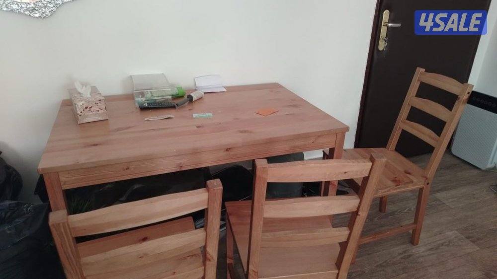 للبيع طاوله طعام صاله ٣ كراسي0
