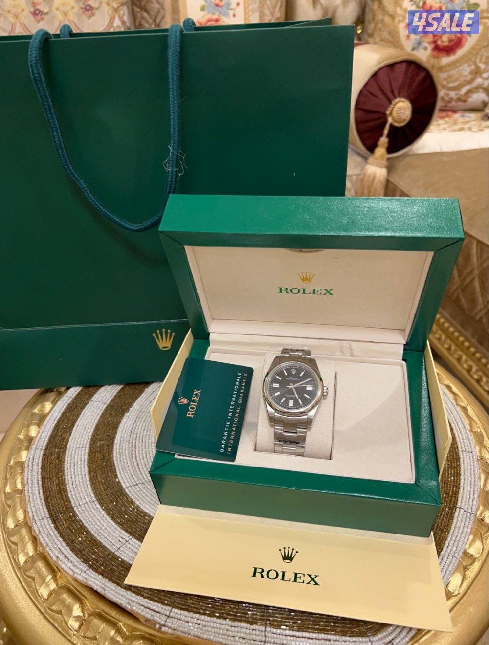 للبيع ساعة ستار بكس سنغفورة جديدة غير مستخدمه اخت الاصلية بضبط2