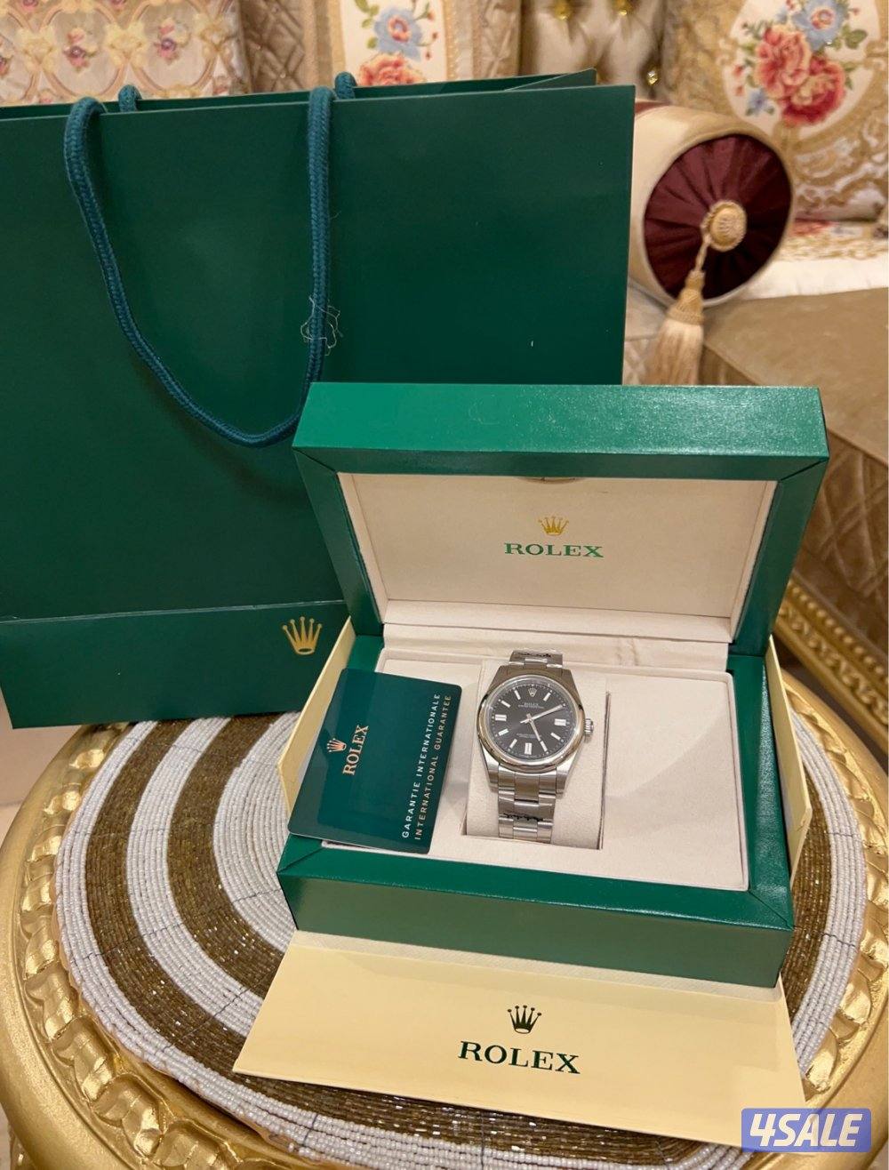 للبيع ساعة ستار بكس سنغفورة جديدة غير مستخدمه اخت الاصلية بضبط3