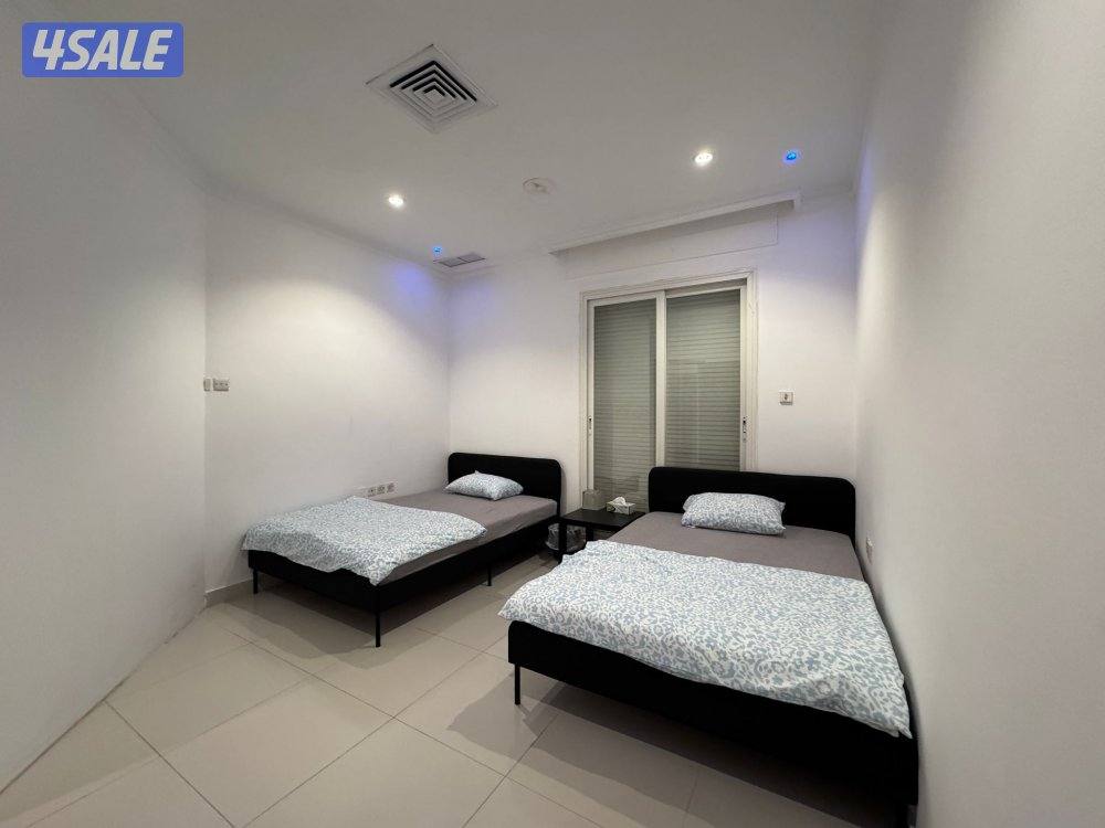 لا يوجد لا سنوي ولا شهري13