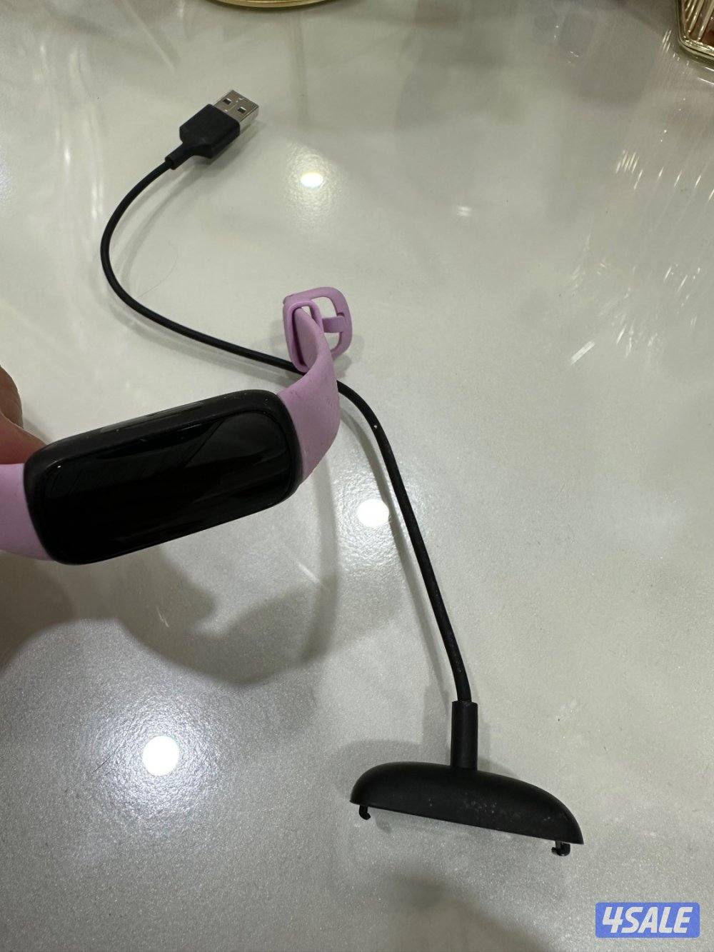 ساعة fitbit 3 من غير كرتون1