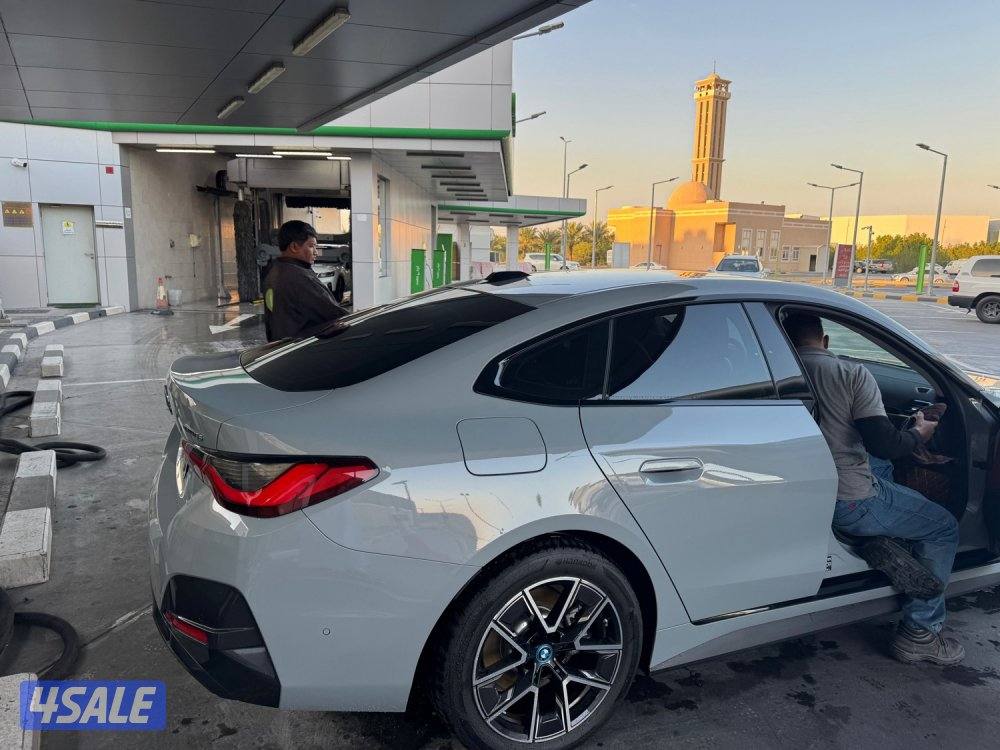 سيارة كهربائية بالكامل I4 e drive electricity2