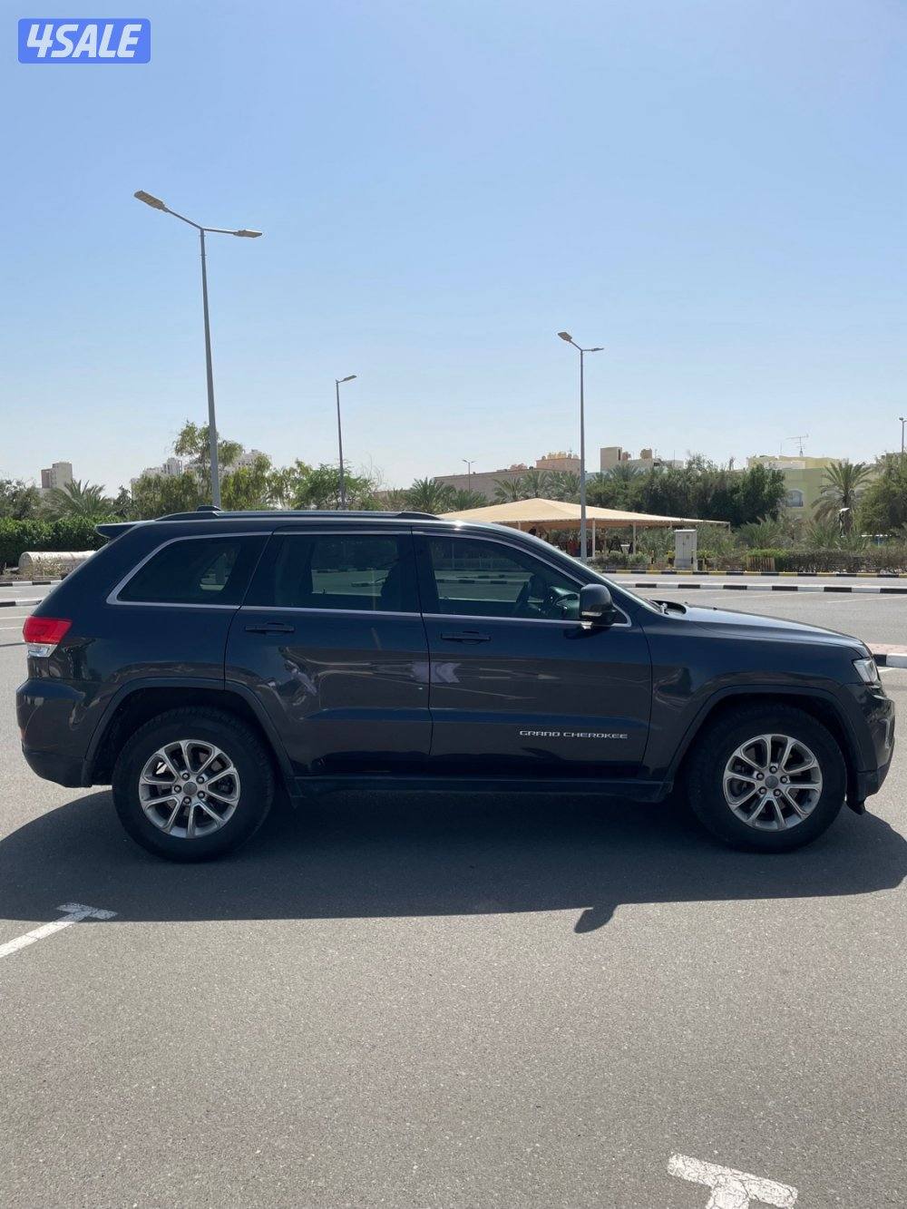 Grand Cherokee Laredo 2014 - جيب قراند شيروكي موديل 20143