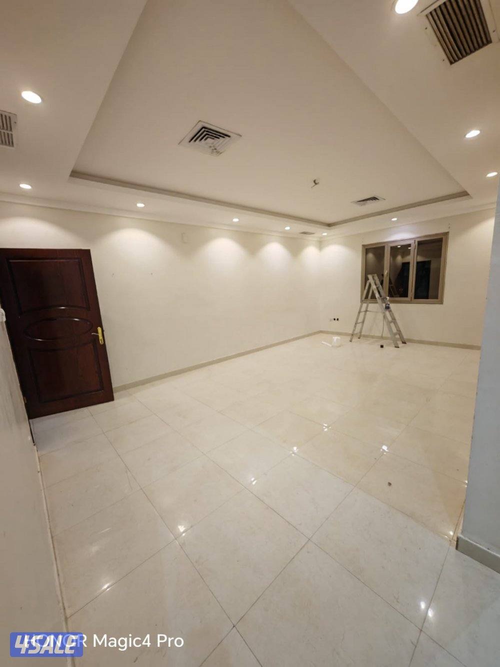 للإجار شقة ثلاث غرف سعد العبدالله قطعه 3 ( المالك )0