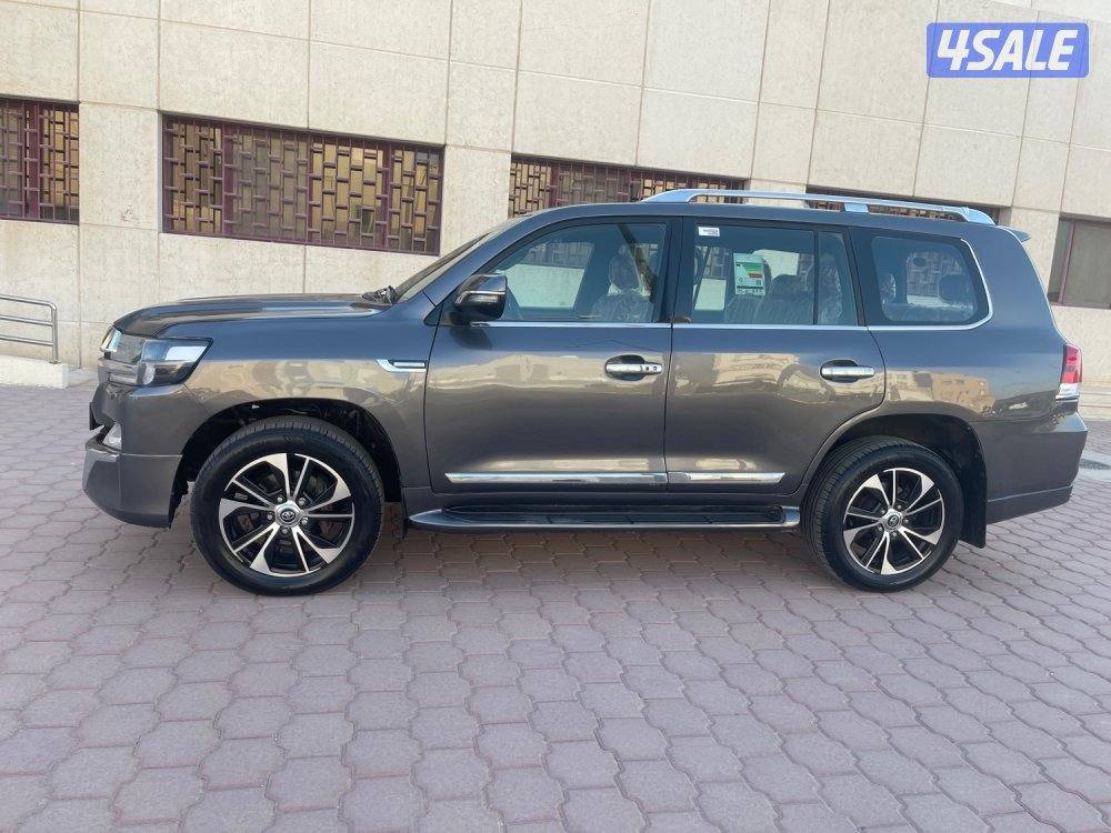 لاندكروزر ٢٠٠٩ مجدد داخل وبره ٢٠٢١3